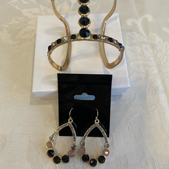 Drop Earrings & Cuff Bracelet Set - Picture 2 of 11